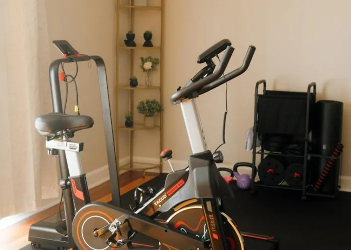 New Modern 3br • Gym • Workspace • Quiet Location Apartamento