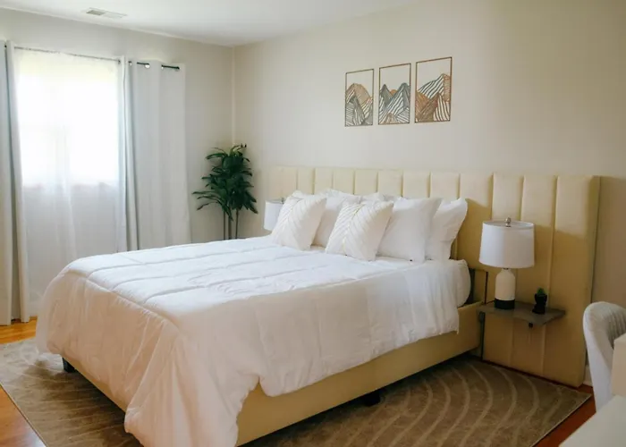 New Modern 3br • Gym • Workspace • Quiet Location Apartamento