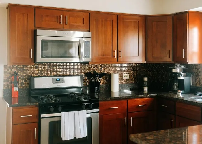 Apartamento New Modern 3br • Gym • Workspace • Quiet Location
