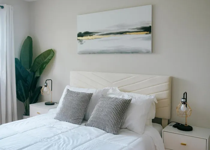 Apartamento New Modern 3br • Gym • Workspace • Quiet Location *